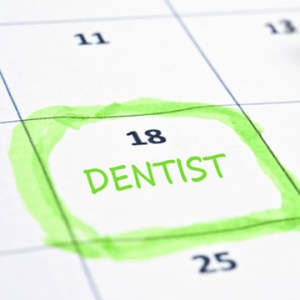Calendario con la fecha de una cita con el dentista círculo
